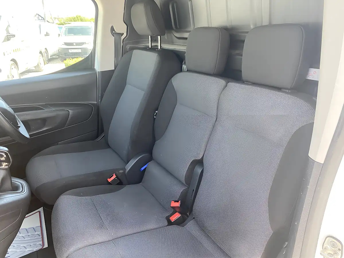 Used 2021 Peugeot Partner Professional White - Interior and Exterior details 15