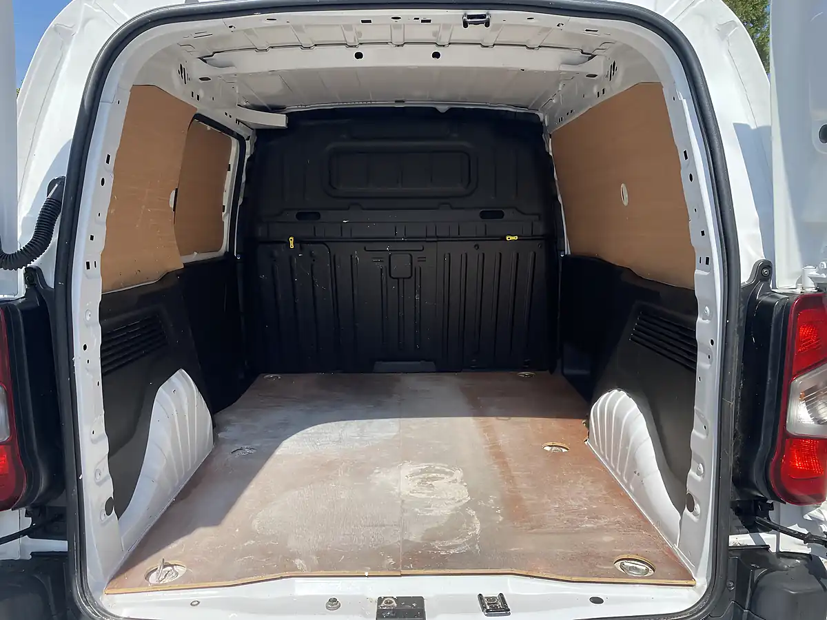 Used 2021 Peugeot Partner Professional White - Interior and Exterior details 18