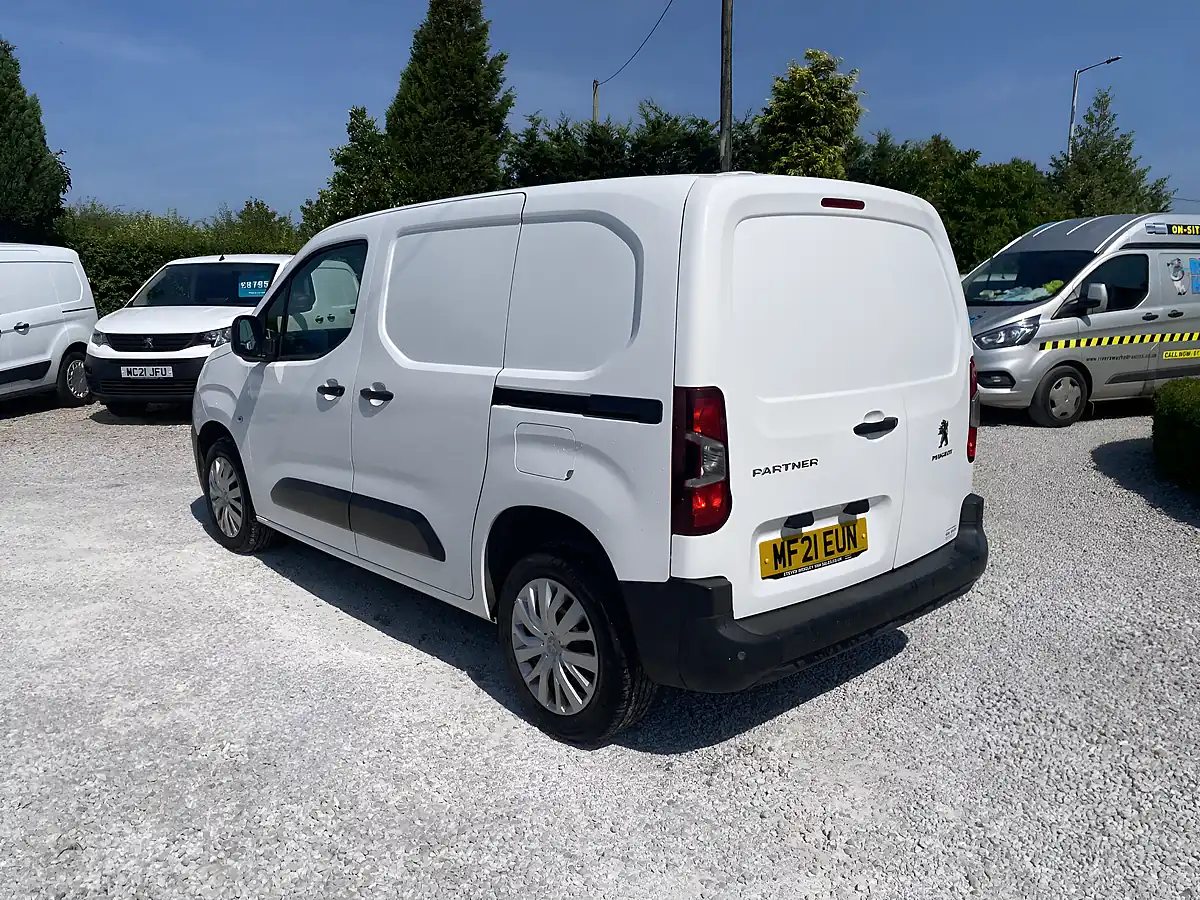 Used 2021 Peugeot Partner Professional White - Interior and Exterior details 6