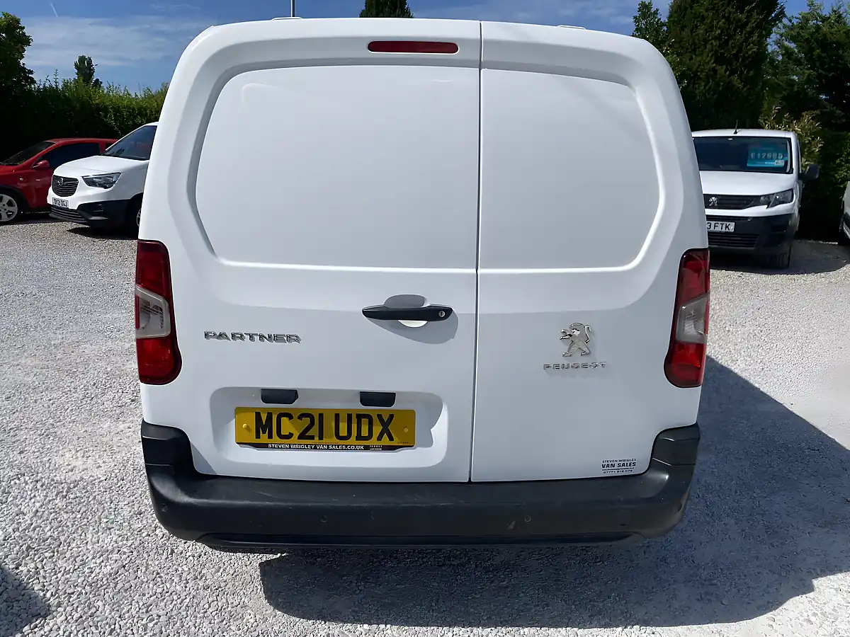 Used 2021 Peugeot Partner Professional White - Interior and Exterior details 10