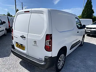 Used 2021 Peugeot Partner Professional White - Interior and Exterior details 11