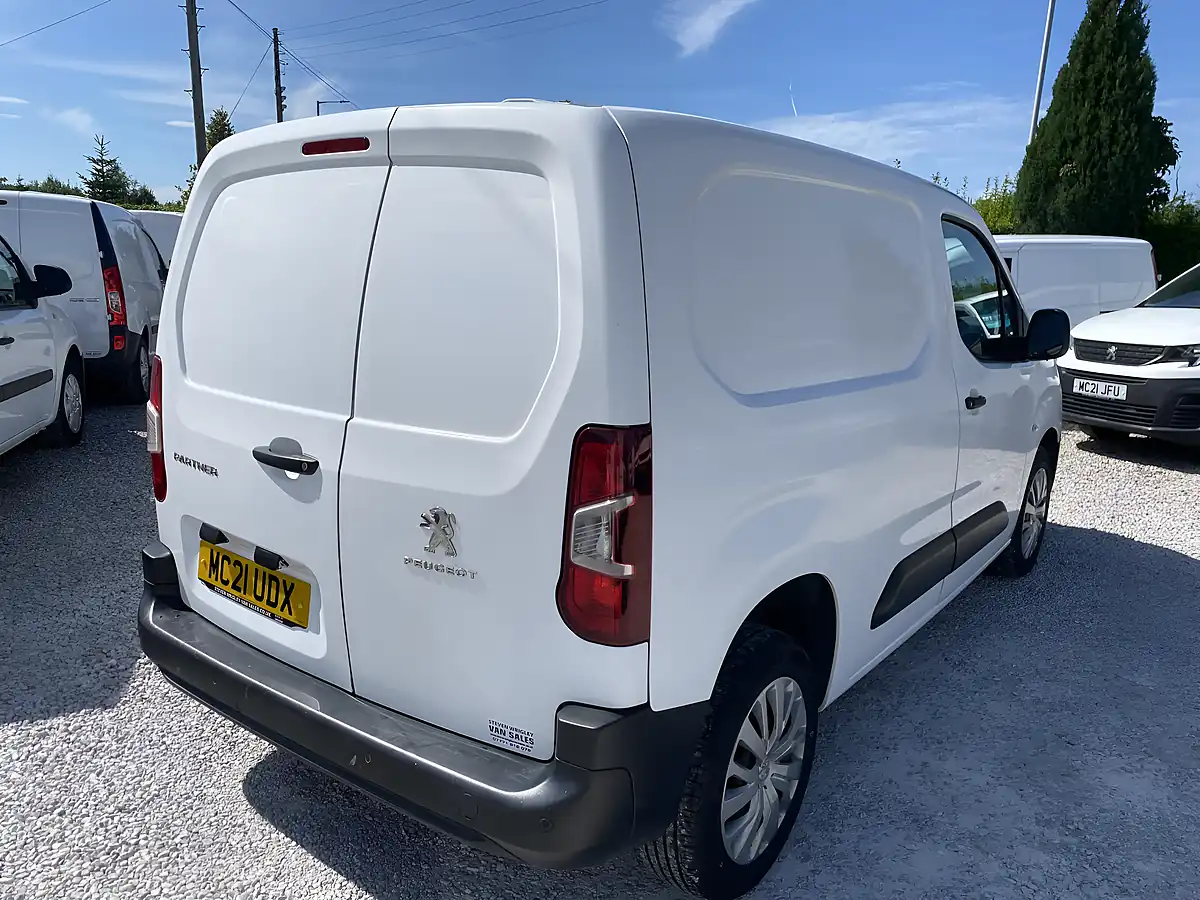 Used 2021 Peugeot Partner Professional White - Interior and Exterior details 11