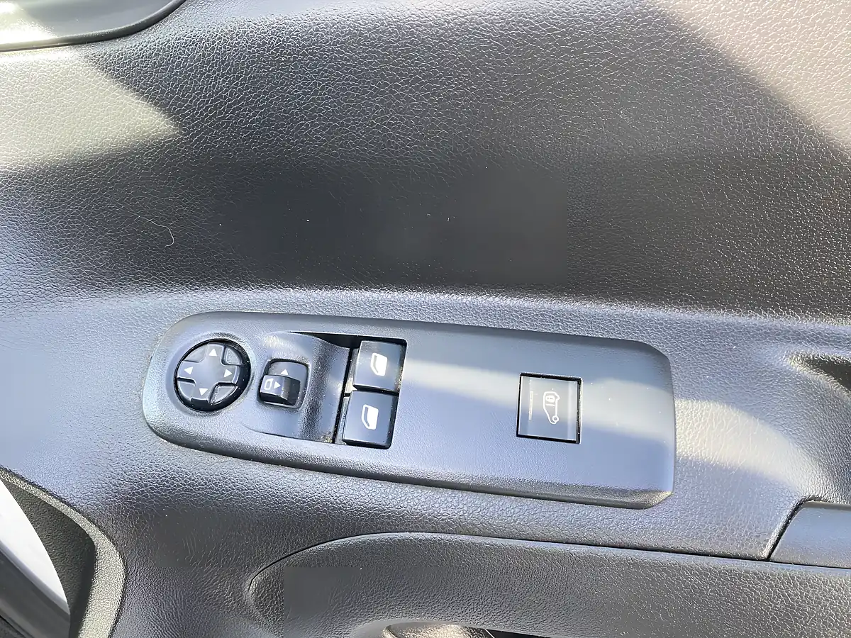 Used 2021 Peugeot Partner Professional White - Interior and Exterior details 16
