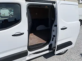 Used 2021 Peugeot Partner Professional White - Interior and Exterior details 19