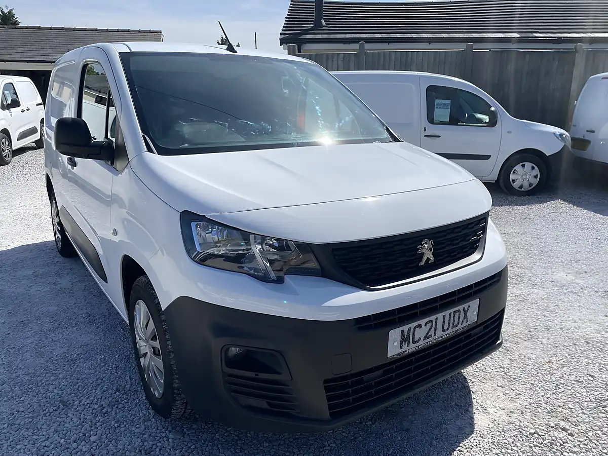 Used 2021 Peugeot Partner Professional White - Interior and Exterior details 2