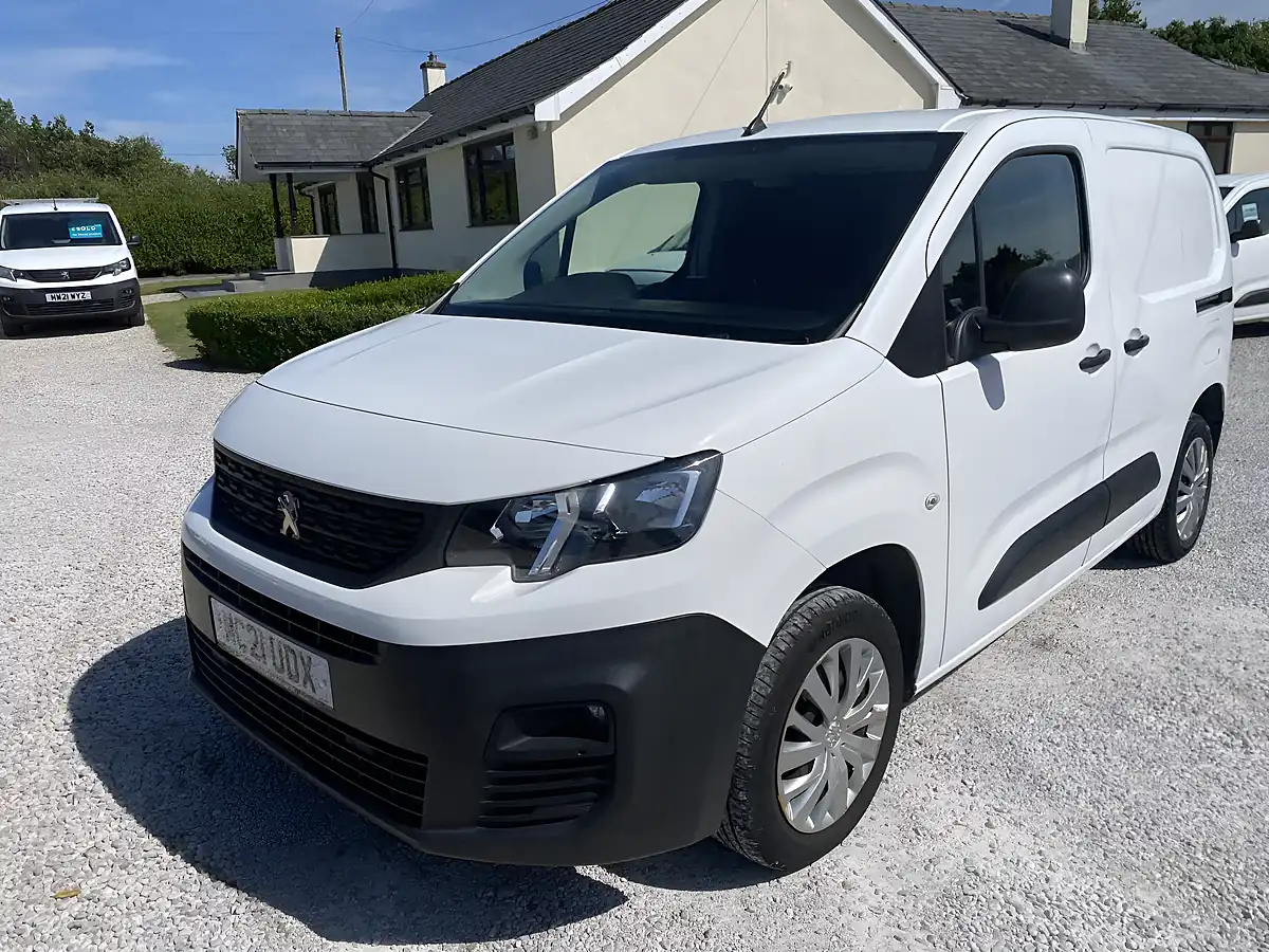 Used 2021 Peugeot Partner Professional White - Interior and Exterior details 6