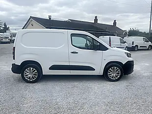 Used 2021 Peugeot Partner Professional White - Interior and Exterior details 10