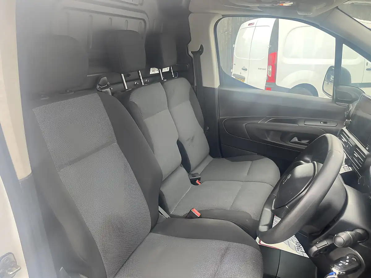 Used 2021 Peugeot Partner Professional White - Interior and Exterior details 13