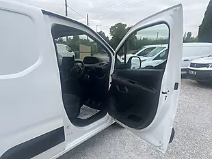 Used 2021 Peugeot Partner Professional White - Interior and Exterior details 14