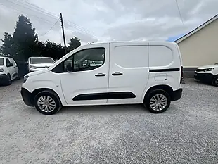 Used 2021 Peugeot Partner Professional White - Interior and Exterior details 5
