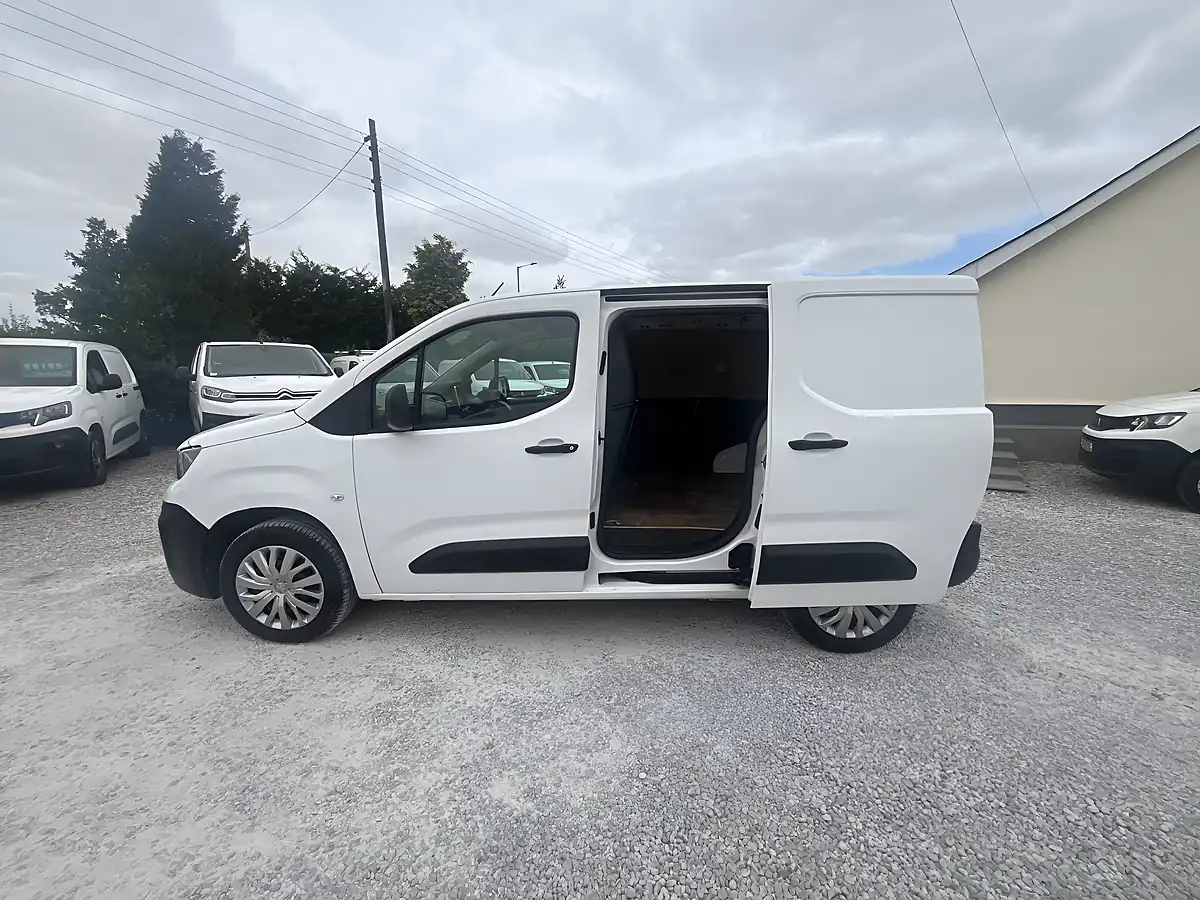 Used 2021 Peugeot Partner Professional White - Interior and Exterior details 6