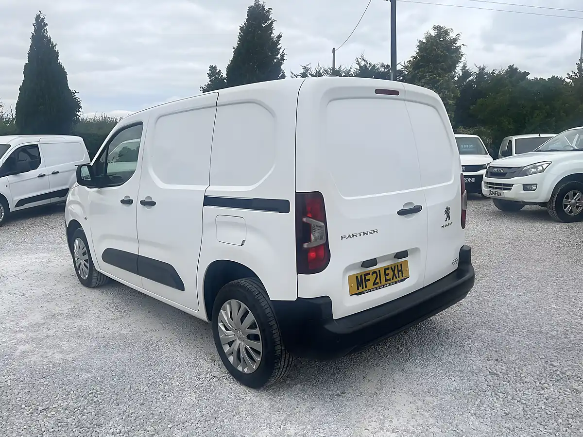 Used 2021 Peugeot Partner Professional White - Interior and Exterior details 7