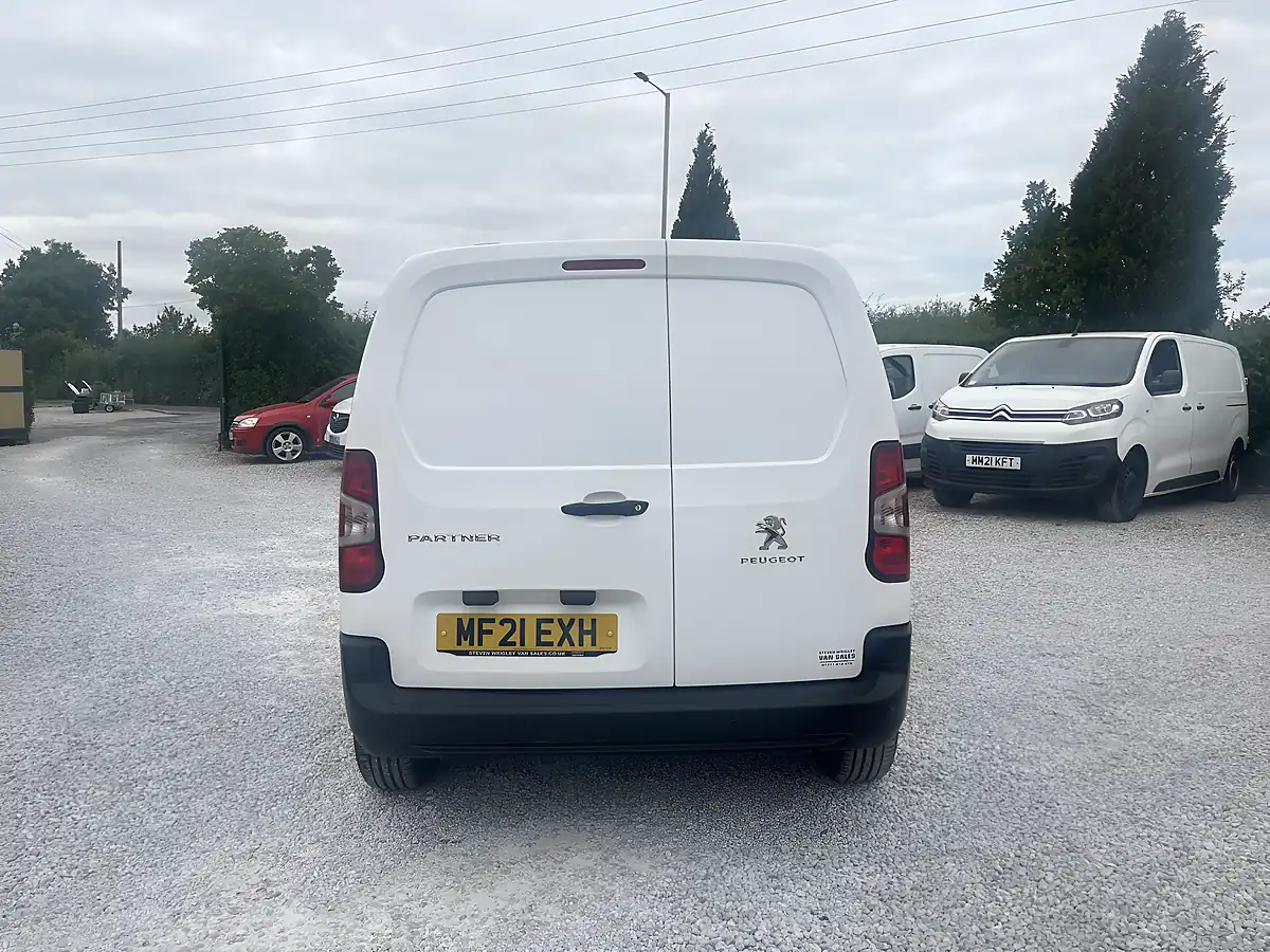 Used 2021 Peugeot Partner Professional White - Interior and Exterior details 8
