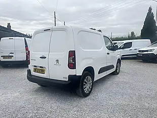 Used 2021 Peugeot Partner Professional White - Interior and Exterior details 9
