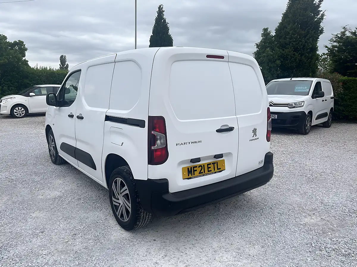 Used 2021 Peugeot Partner Professional White - Interior and Exterior details 6