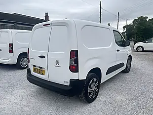 Used 2021 Peugeot Partner Professional White - Interior and Exterior details 8
