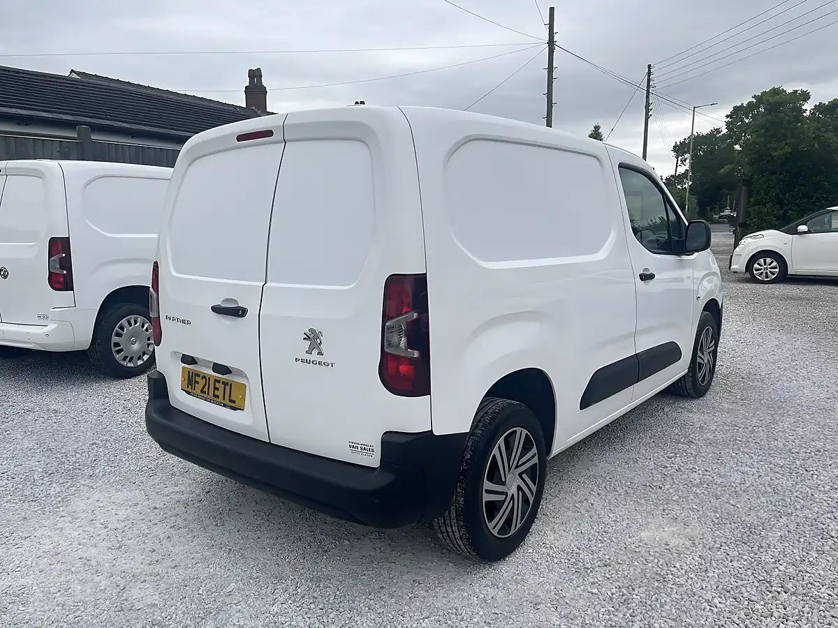 Used 2021 Peugeot Partner Professional White - Interior and Exterior details 8