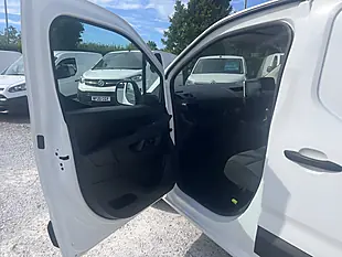 Used 2021 Peugeot Partner Professional White - Interior and Exterior details 18