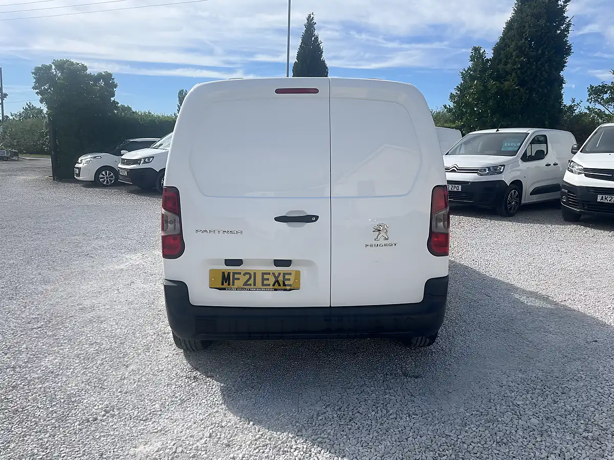 Used 2021 Peugeot Partner Professional White - Interior and Exterior details 7