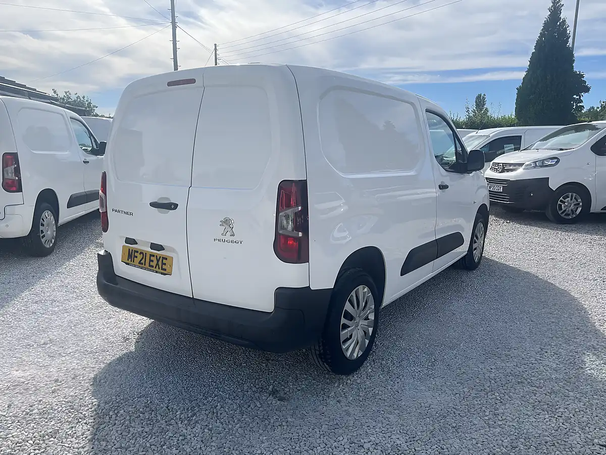 Used 2021 Peugeot Partner Professional White - Interior and Exterior details 8