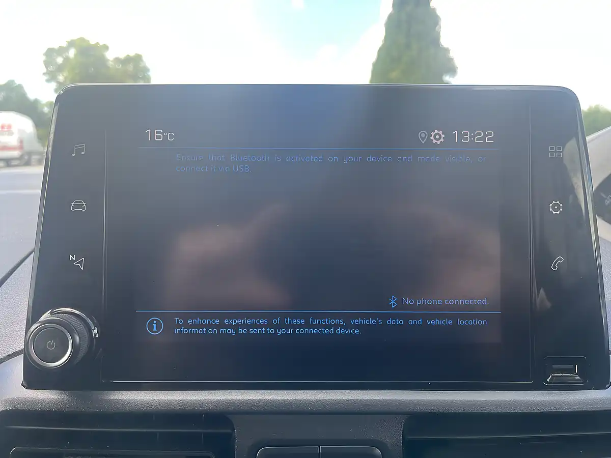 Used 2021 Peugeot Partner Professional White - Interior and Exterior details 12