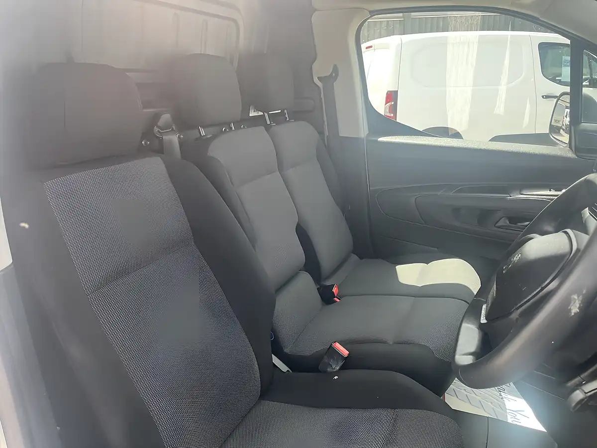 Used 2021 Peugeot Partner Professional White - Interior and Exterior details 15