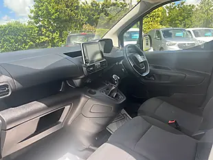 Used 2021 Peugeot Partner Professional White - Interior and Exterior details 16