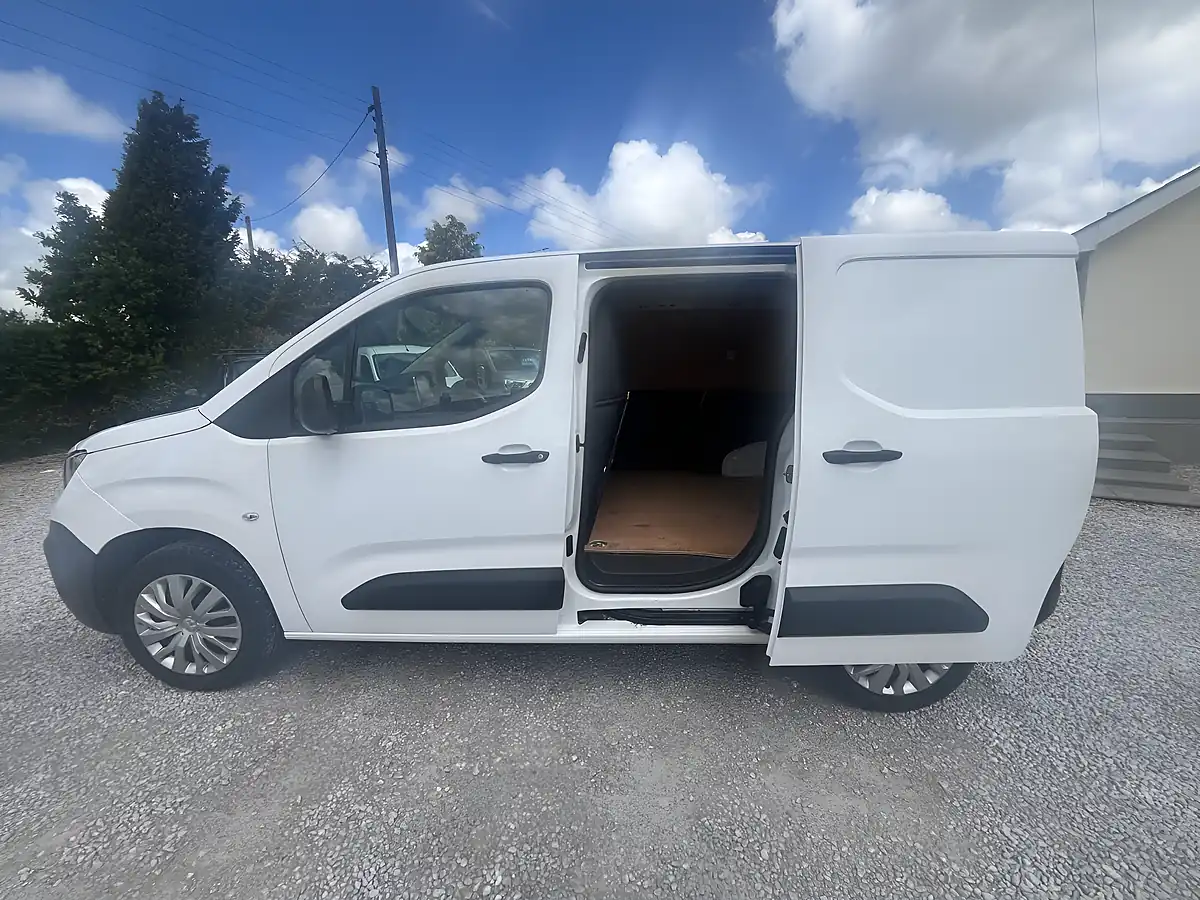 Used 2021 Peugeot Partner Professional White - Interior and Exterior details 6