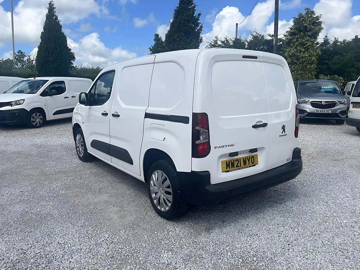 Used 2021 Peugeot Partner Professional White - Interior and Exterior details 7