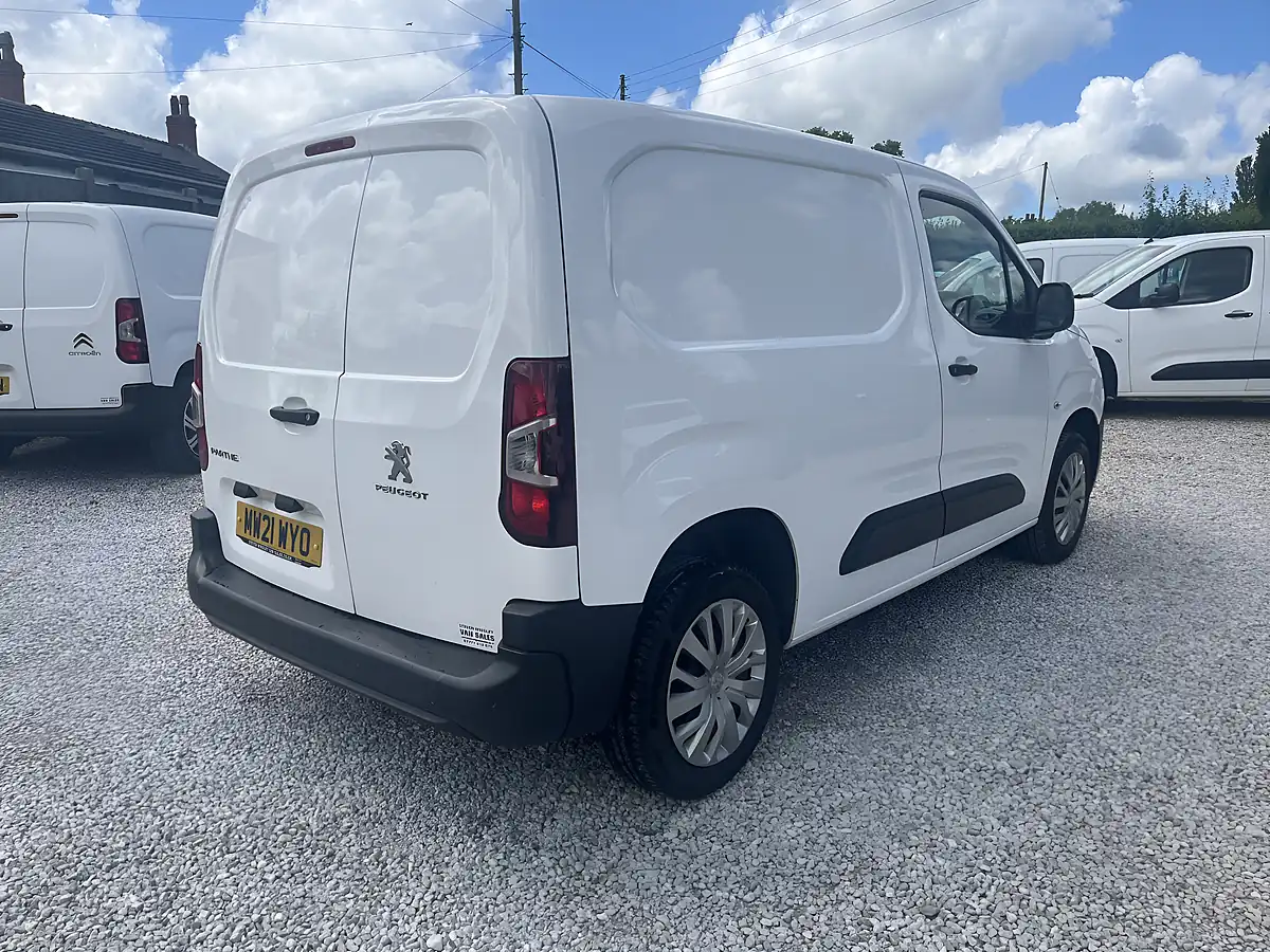 Used 2021 Peugeot Partner Professional White - Interior and Exterior details 9