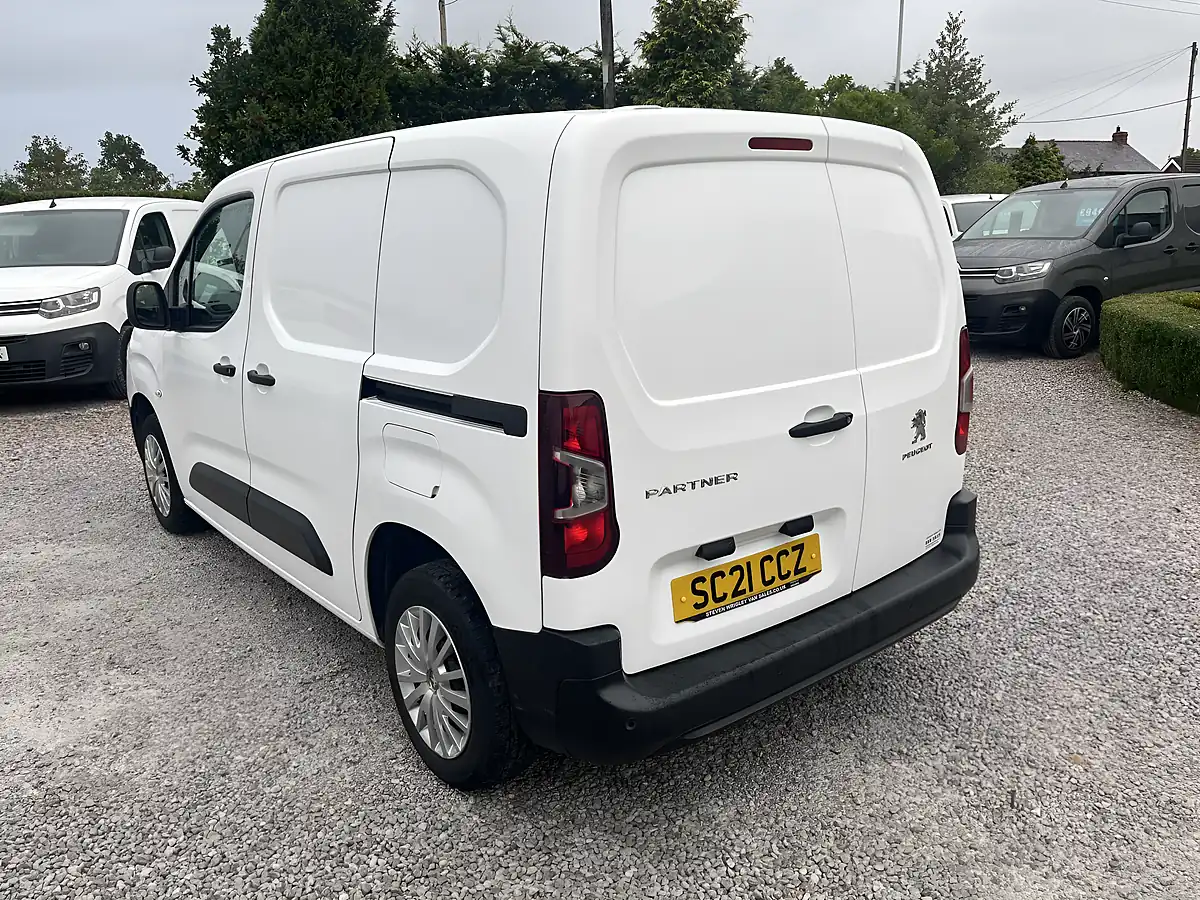 Used 2021 Peugeot Partner Professional White - Interior and Exterior details 10