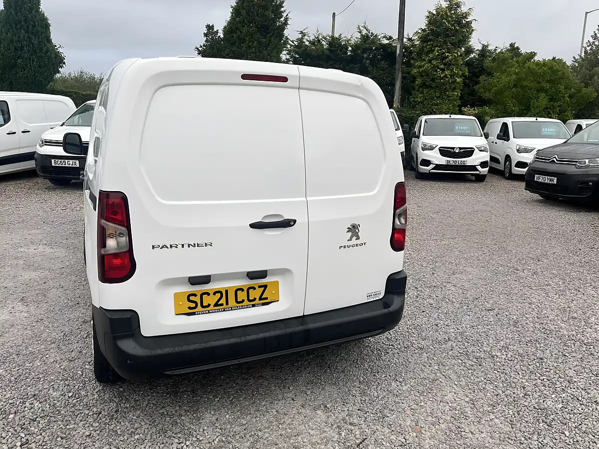 Used 2021 Peugeot Partner Professional White - Interior and Exterior details 11