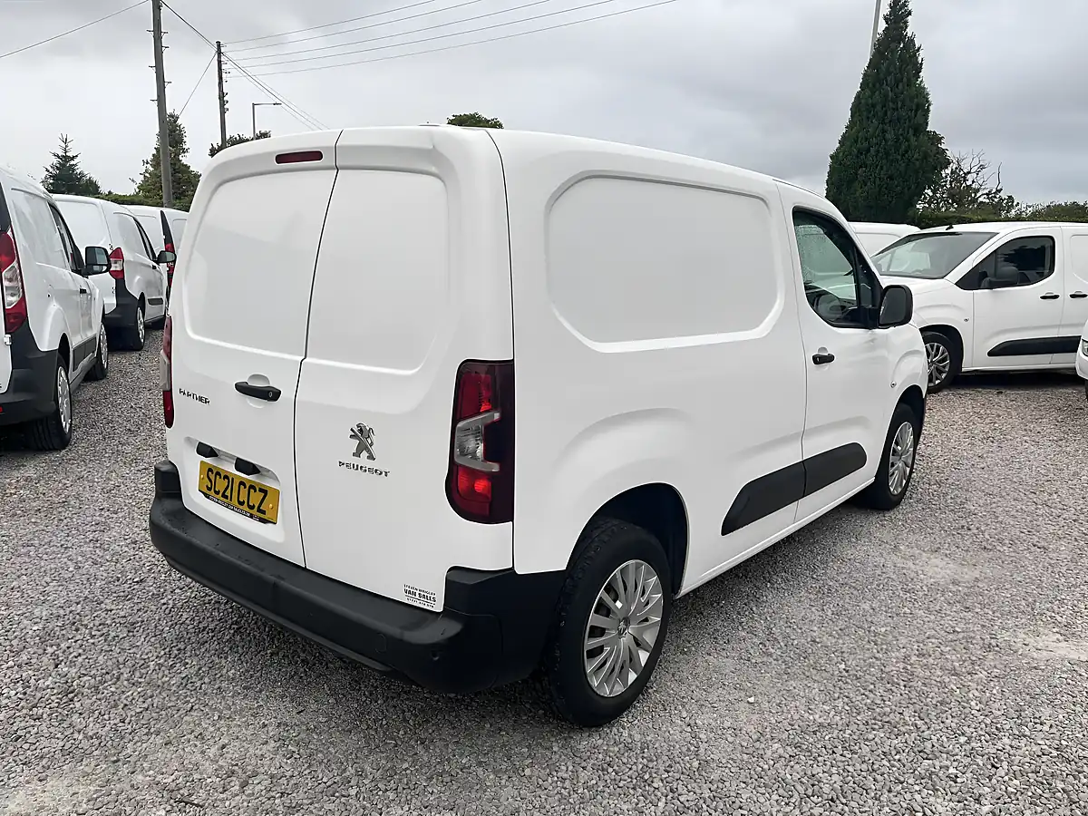 Used 2021 Peugeot Partner Professional White - Interior and Exterior details 13