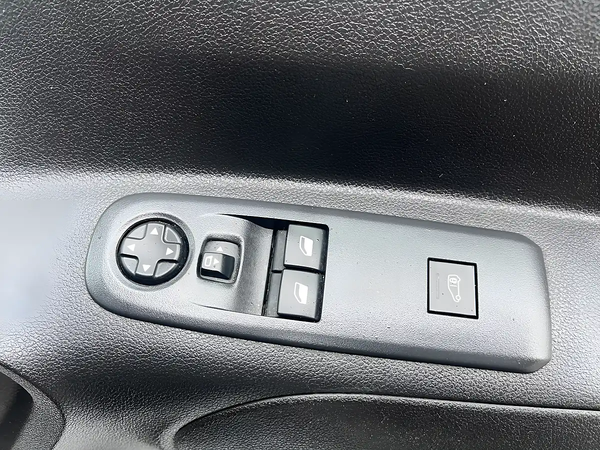 Used 2021 Peugeot Partner Professional White - Interior and Exterior details 17