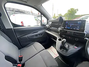 Used 2021 Peugeot Partner Professional White - Interior and Exterior details 13