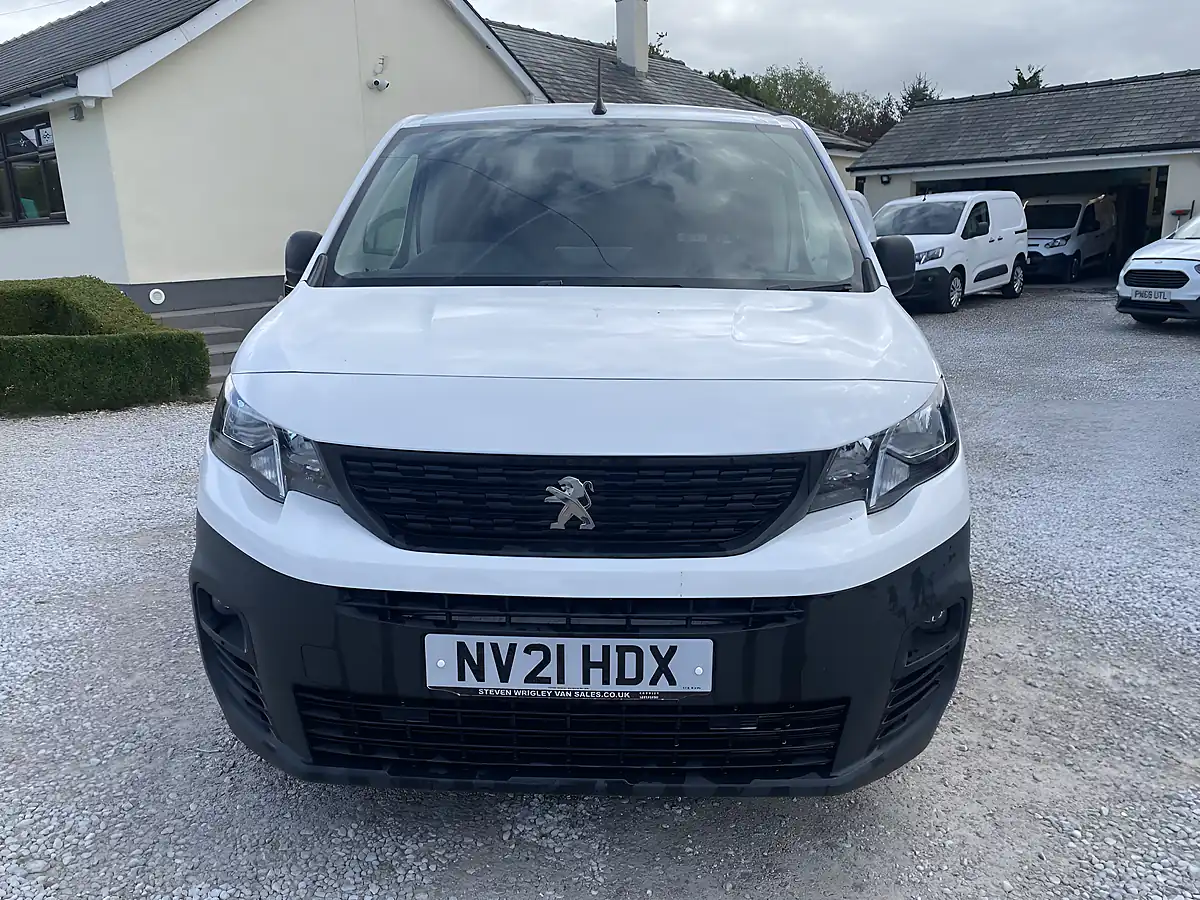 Used 2021 Peugeot Partner Professional White - Interior and Exterior details 3