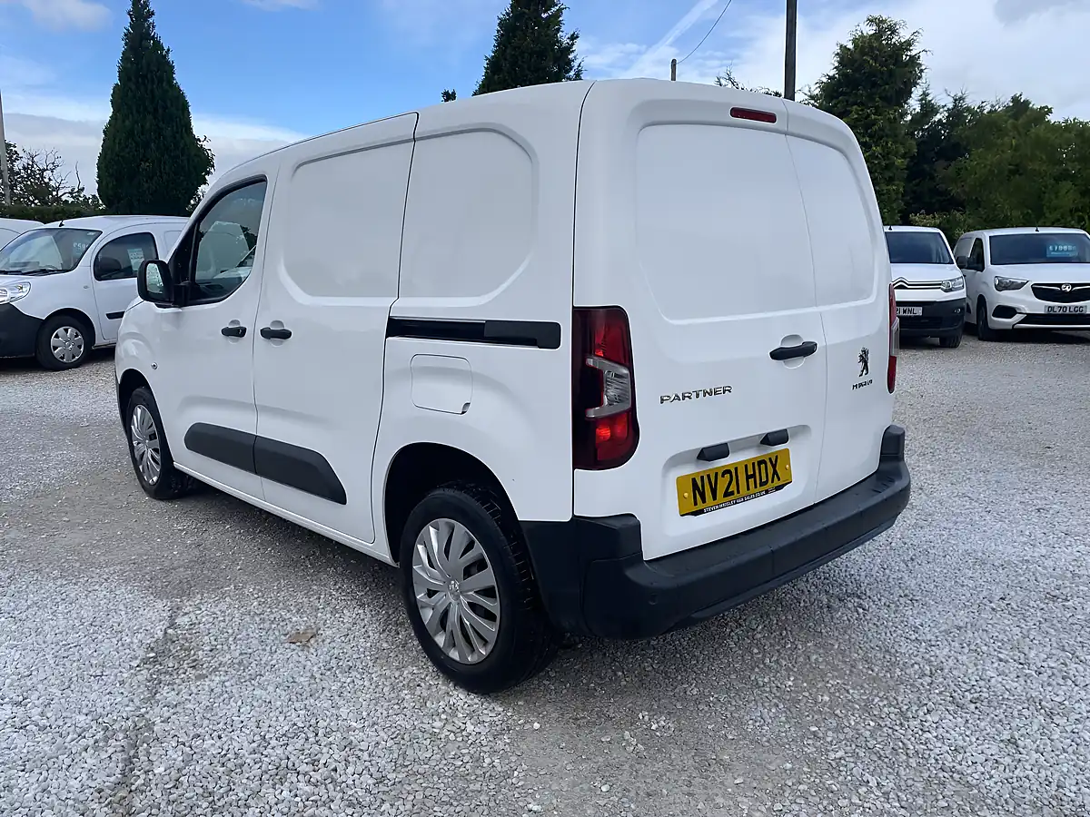 Used 2021 Peugeot Partner Professional White - Interior and Exterior details 8