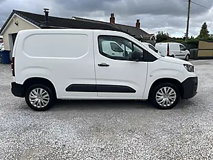 Used 2021 Peugeot Partner Professional White - Interior and Exterior details 10