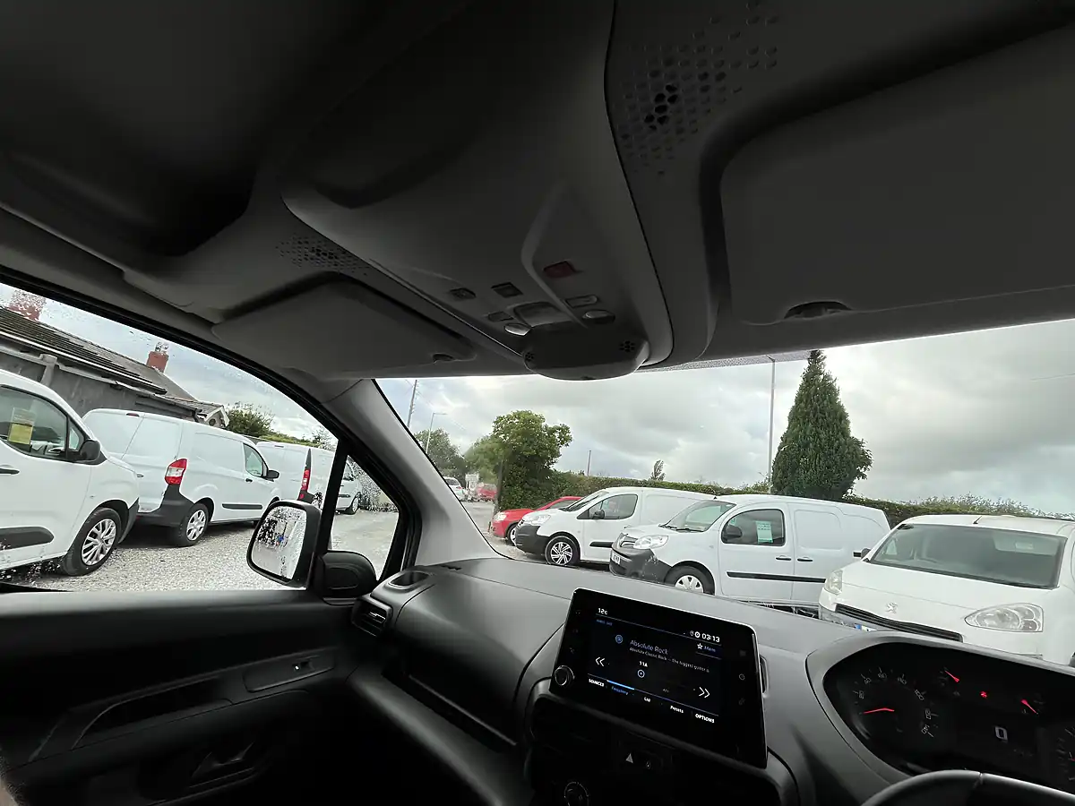 Used 2021 Peugeot Partner Professional White - Interior and Exterior details 13