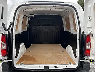 Used 2021 Peugeot Partner Professional White - Interior and Exterior details 19