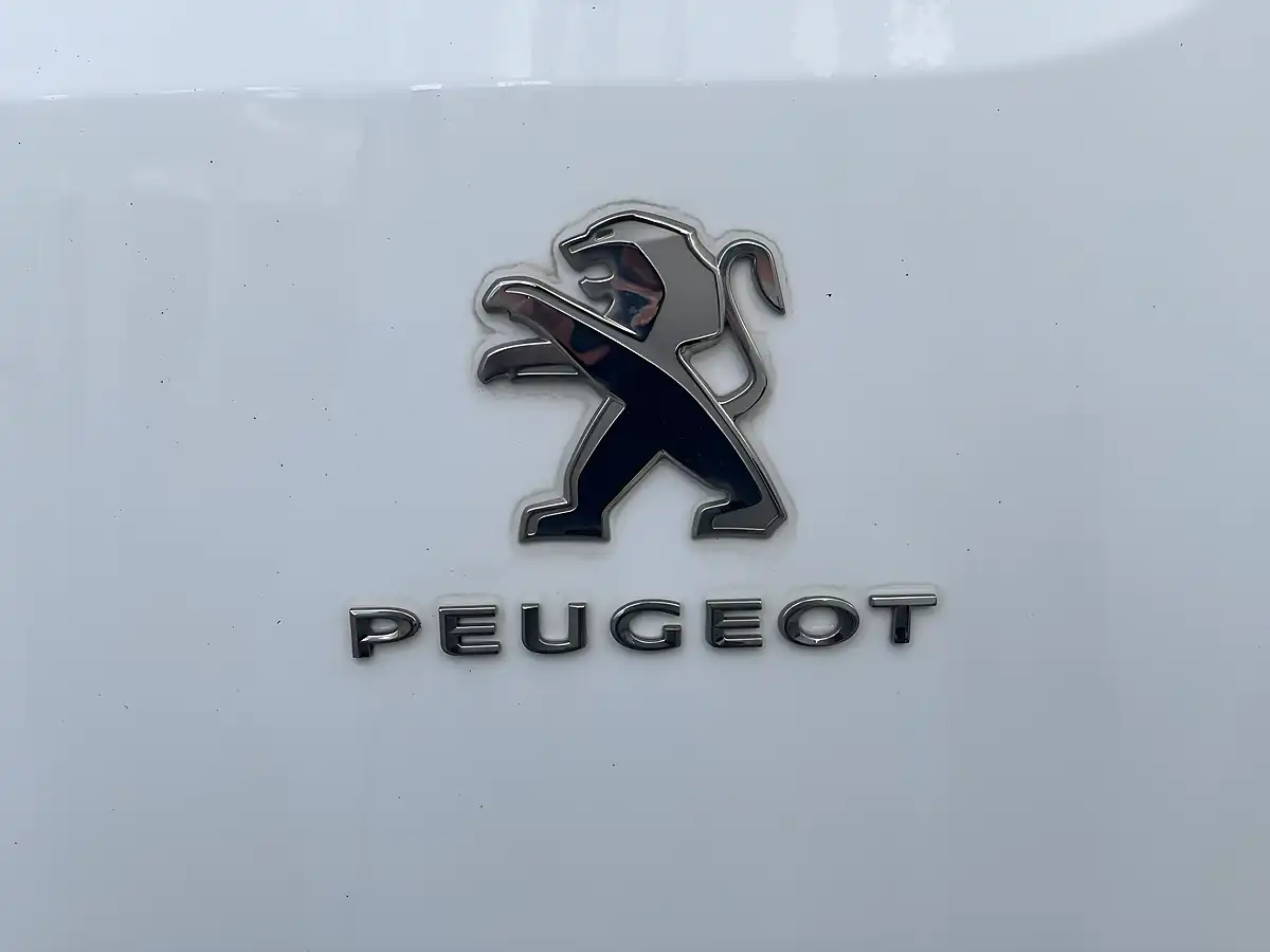 Used 2021 Peugeot Partner Professional White - Interior and Exterior details 20