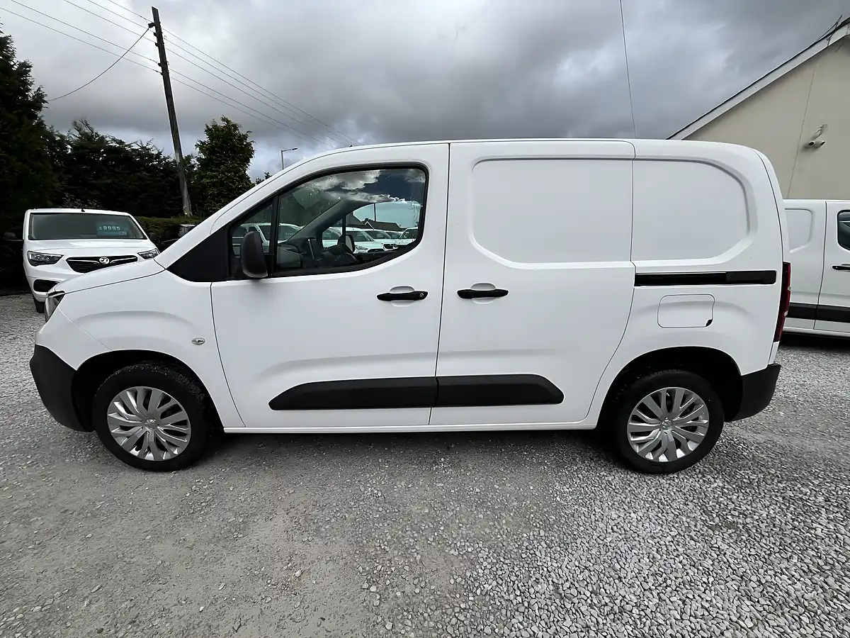Used 2021 Peugeot Partner Professional White - Interior and Exterior details 6