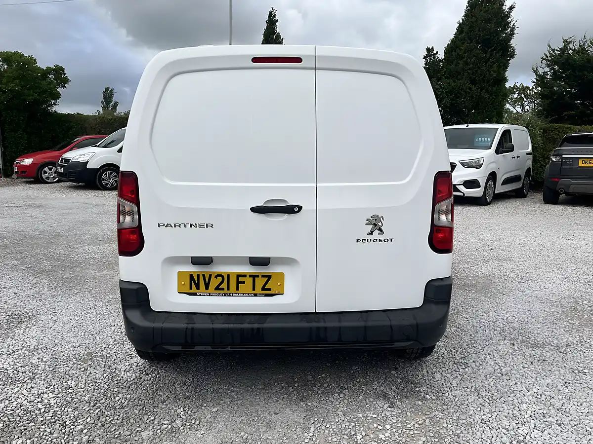 Used 2021 Peugeot Partner Professional White - Interior and Exterior details 9