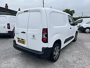 Used 2021 Peugeot Partner Professional White - Interior and Exterior details 10
