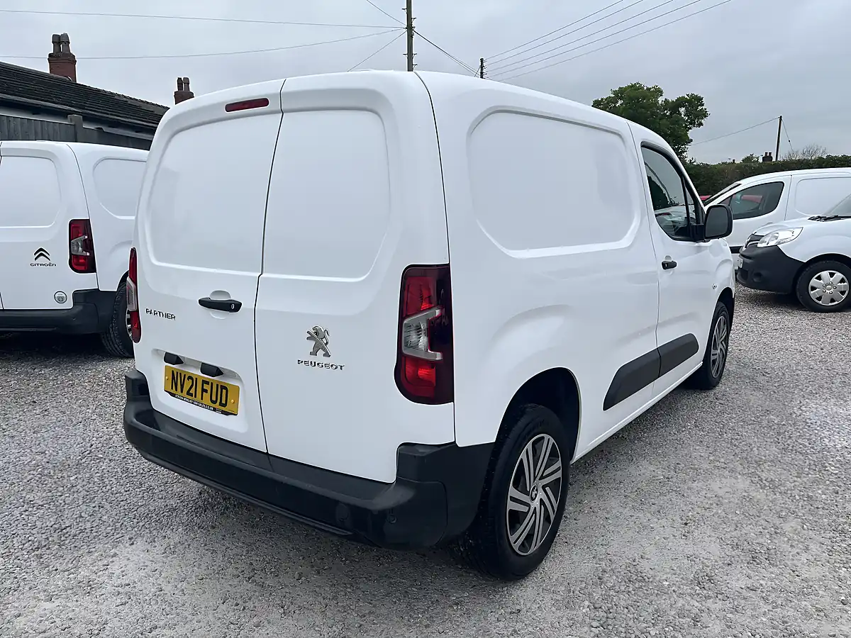 Used 2021 Peugeot Partner Professional White - Interior and Exterior details 10