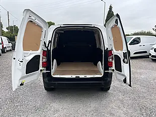 Used 2021 Peugeot Partner Professional White - Interior and Exterior details 19
