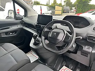 Used 2021 Peugeot Partner Professional White - Interior and Exterior details 5