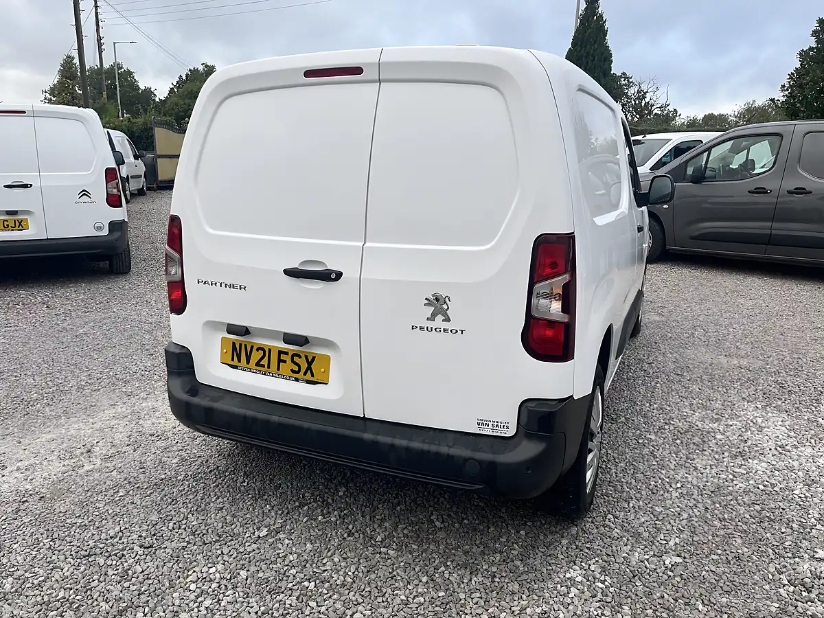 Used 2021 Peugeot Partner Professional White - Interior and Exterior details 12