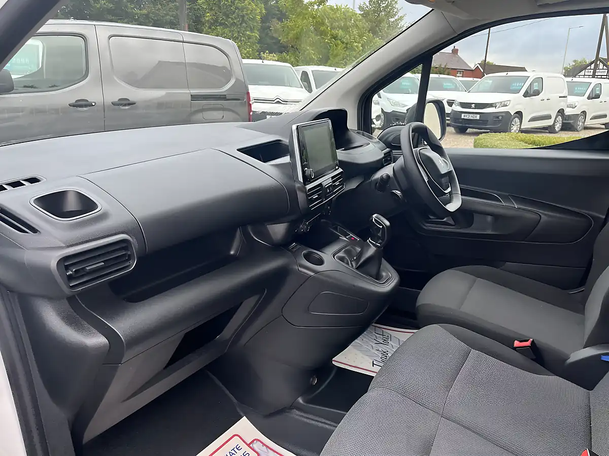 Used 2021 Peugeot Partner Professional White - Interior and Exterior details 18