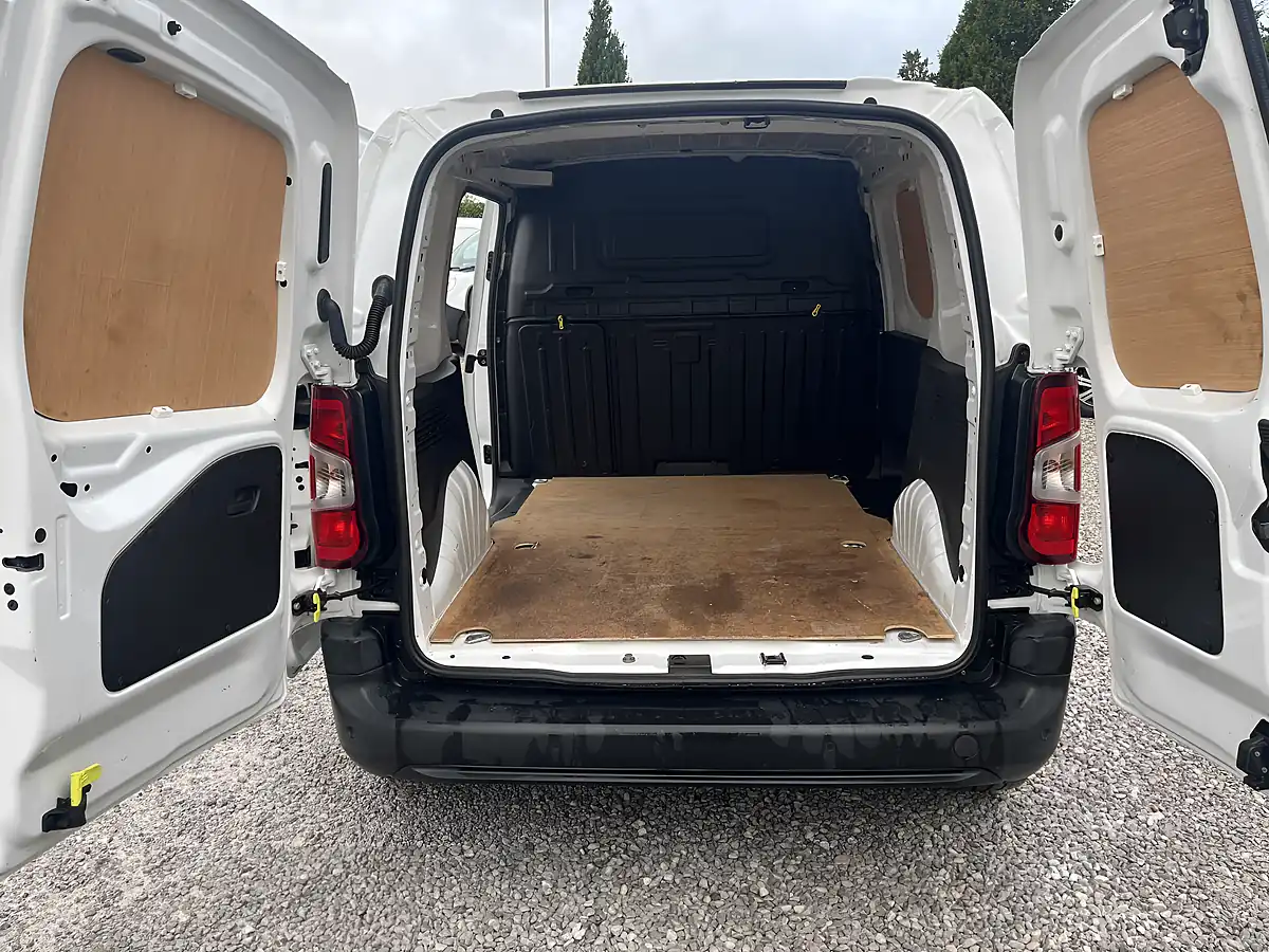 Used 2021 Peugeot Partner Professional White - Interior and Exterior details 2